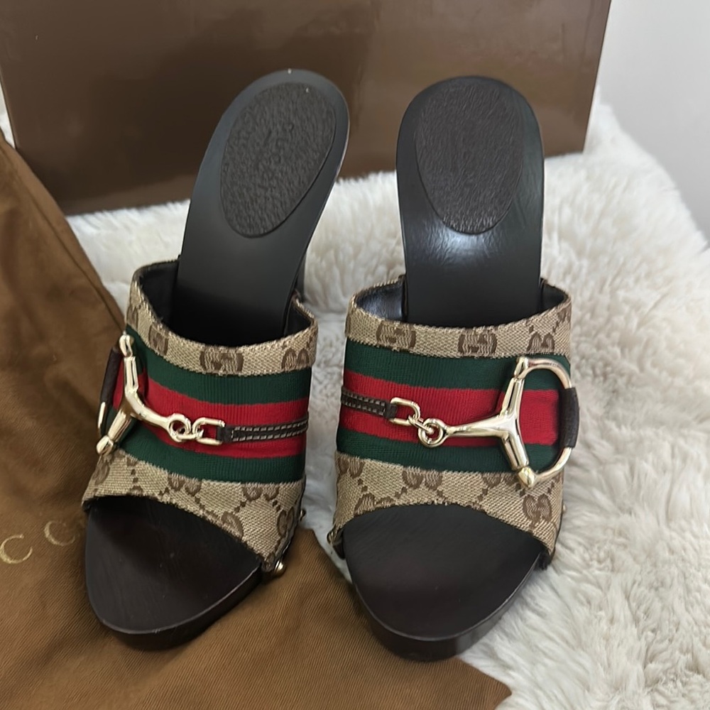 Gucci Women's Black and Multicolor Slide Sandals